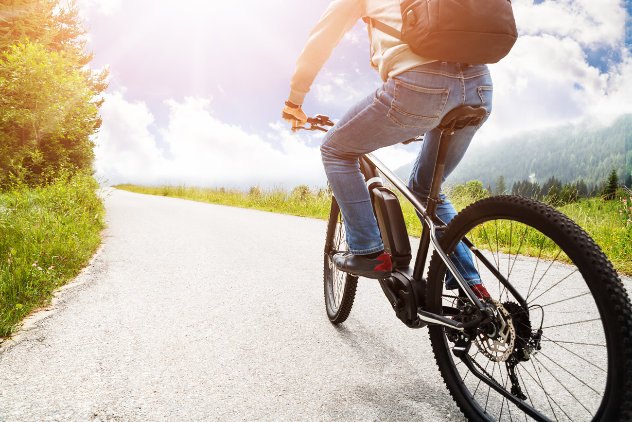 Plan vélo 2023 : 100000 km de pistes cyclables, adaptation du code de la route, aides financières pour vélos d'occasion
