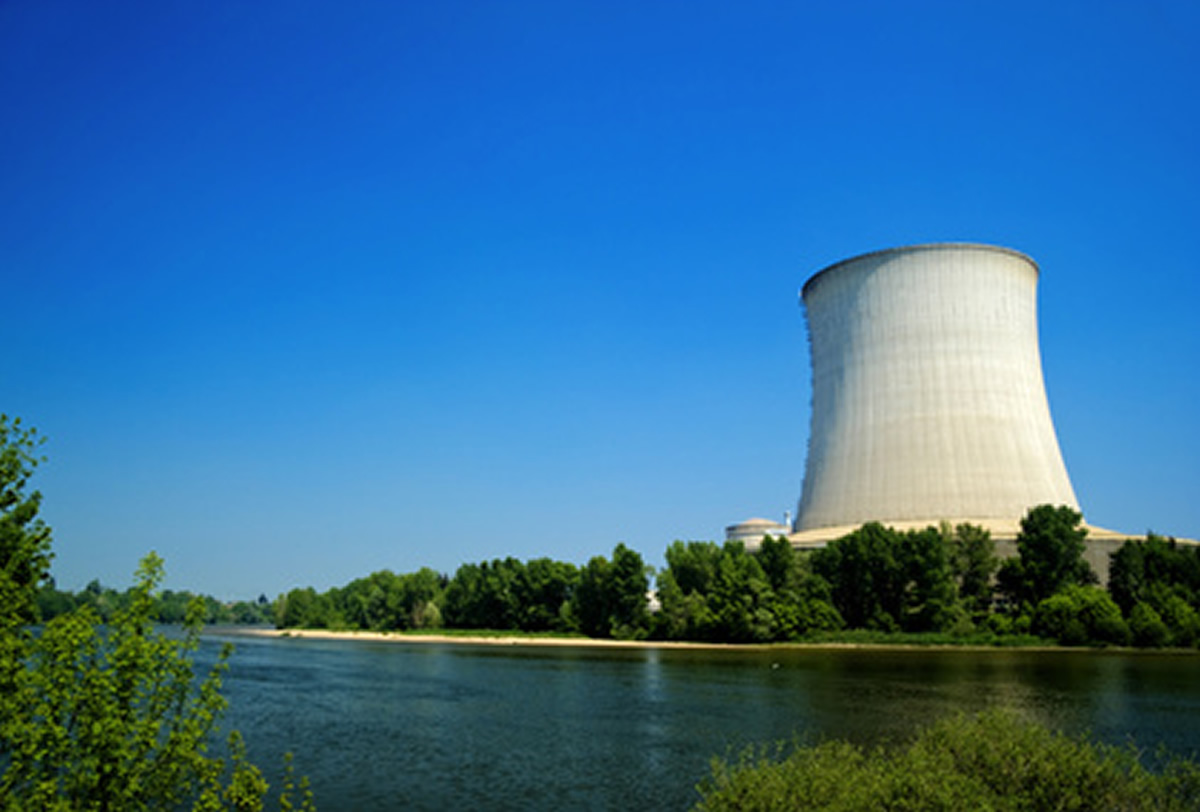 Centrales nucléaires et canicule : un double-effet brûlant pour l'environnement Centrales nucléaires et canicule : un double-effet brûlant pour l'environnement
