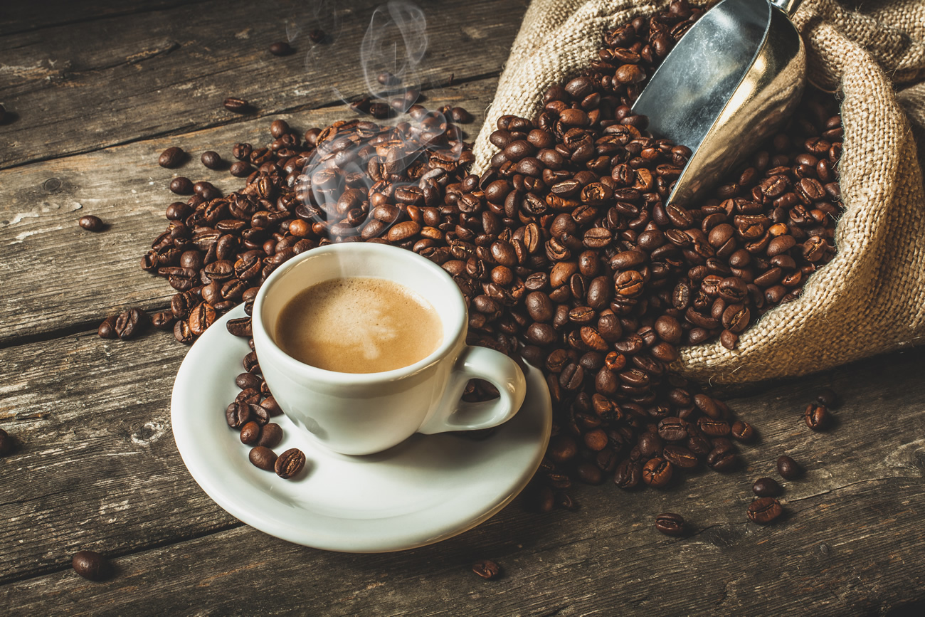 Manque de sommeil : la caféine n'agit que sur notre vigilance visuelle, pas sur notre capacité à resté concentré Manque de sommeil : la caféine n'agit que sur notre vigilance visuelle, pas sur notre capacité à resté concentré