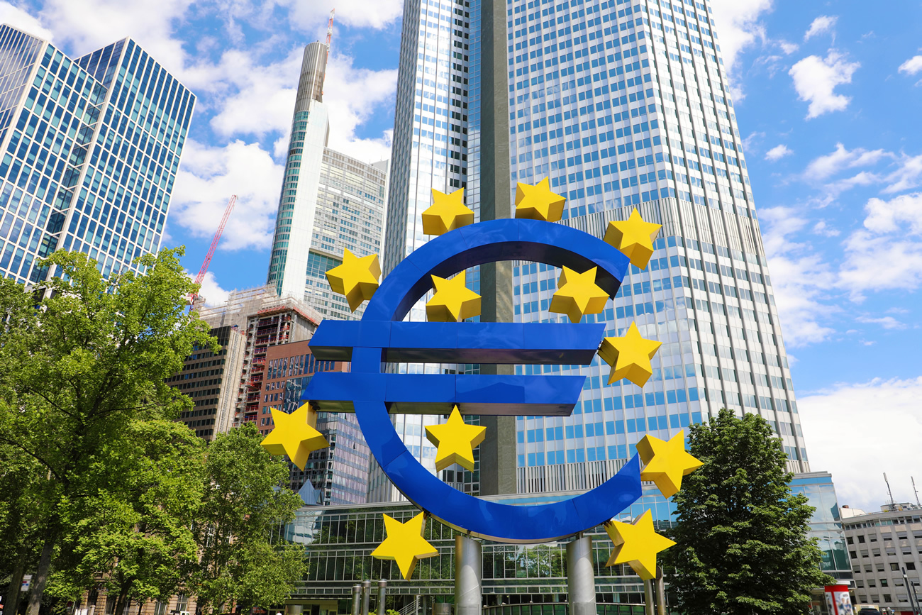 Guerre contre le coronavirus : la BCE sort son arme fatale pour sauver le soldat Euro